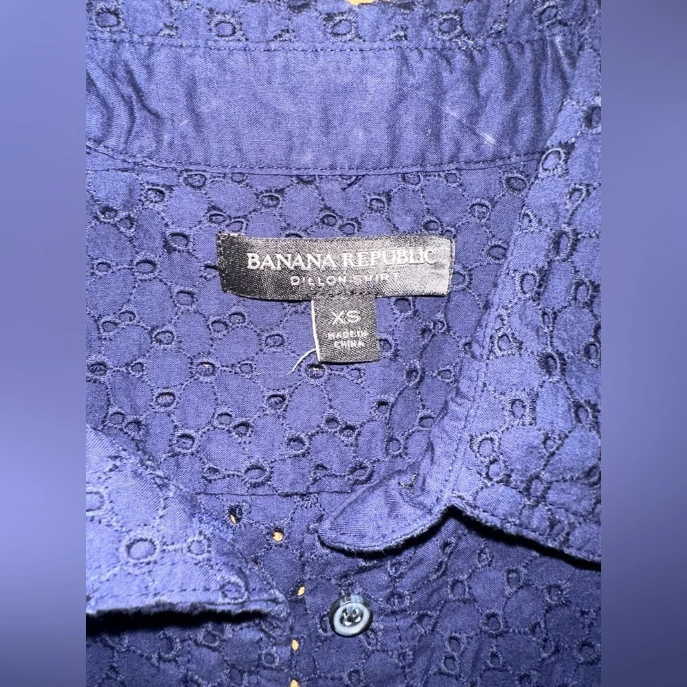 Banana Republic Eyelet Lace Dillon Shirt Navy XS | 100% Cotton Button Front - Picture 6 of 9